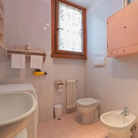 Susan S House * Malcesine